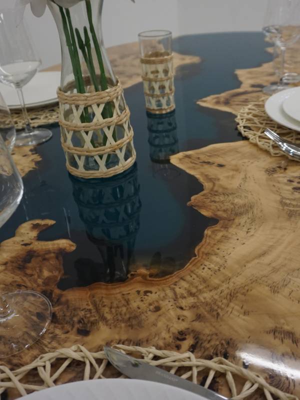 Oval blue epoxy resin maple big table