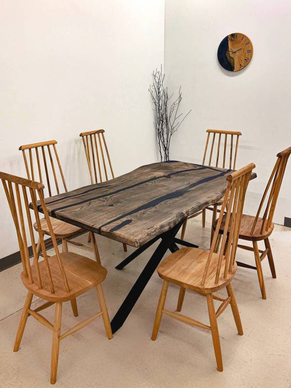 Dining Oak epoxy resin table