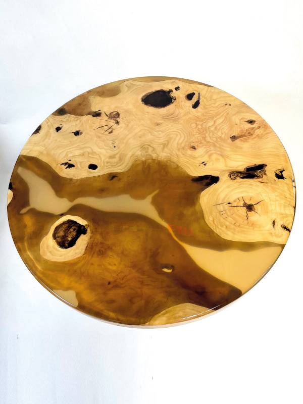 Coffee table maple clear-yellow epoxy resin