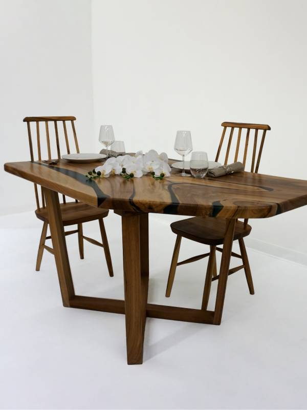 Dining medium epoxy resin table