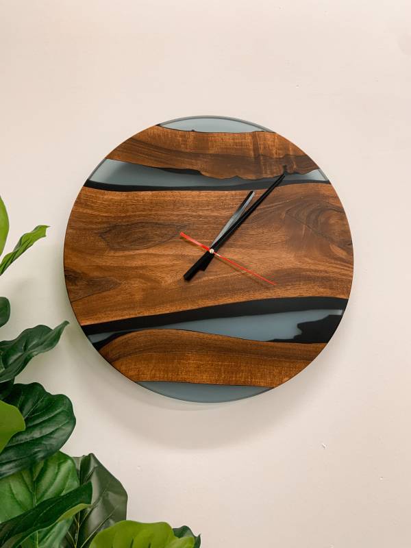 Epoxy and wood wall clock (09)