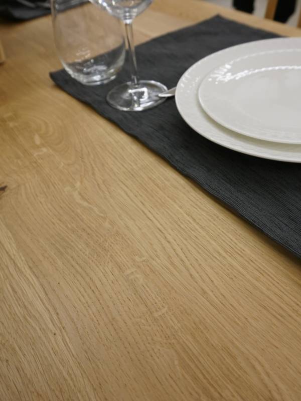 Dining Oak white table swiss edge
